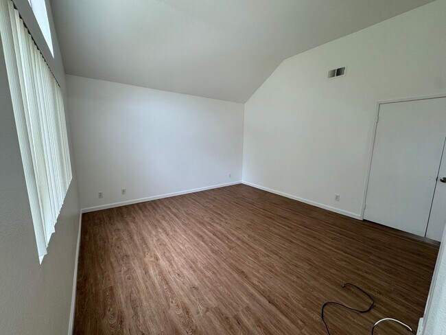 Building Photo - 1423 Portofino Dr