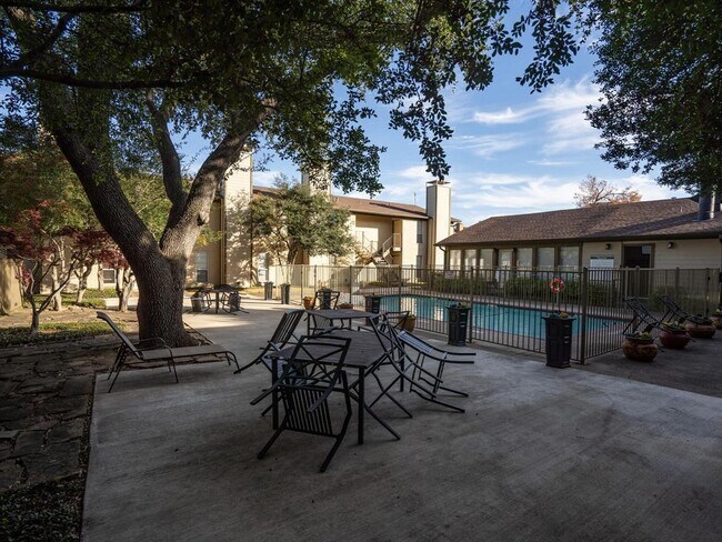 Building Photo - 10650 Steppington Dr