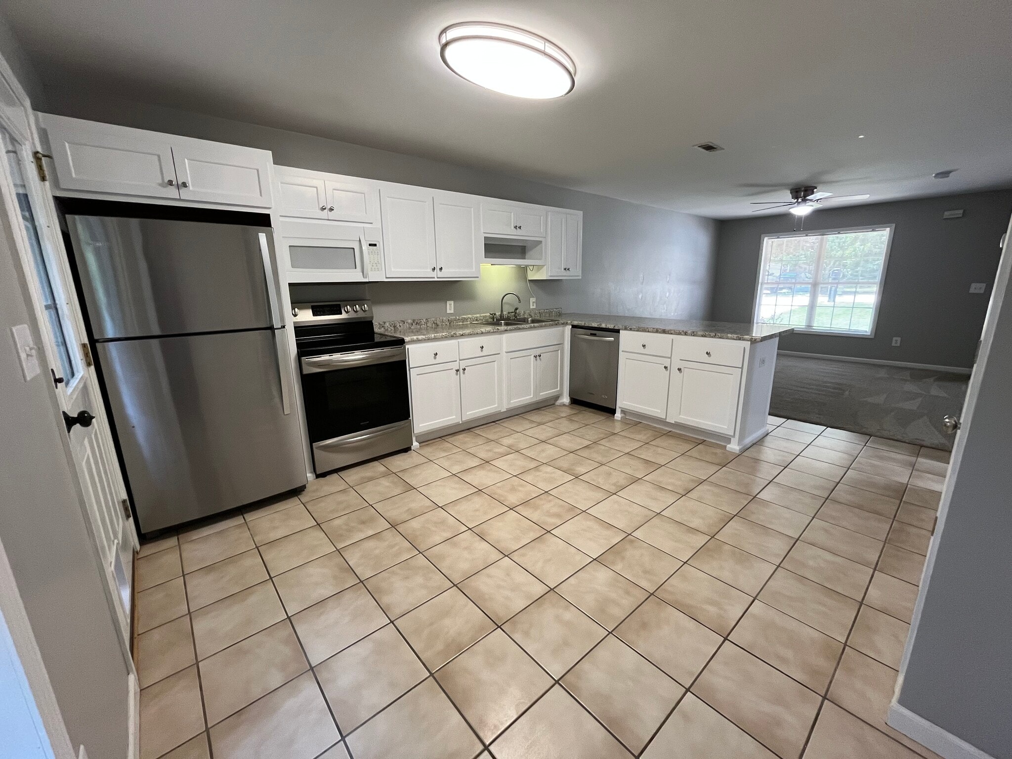 Kitchen - 201 Springfield Cir