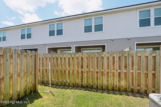 Building Photo - 87 Red House Cir
