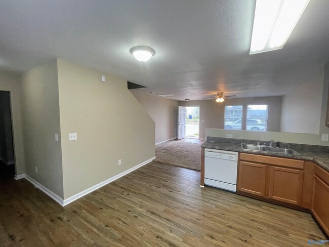Building Photo - 229 Whitestone Dr NE