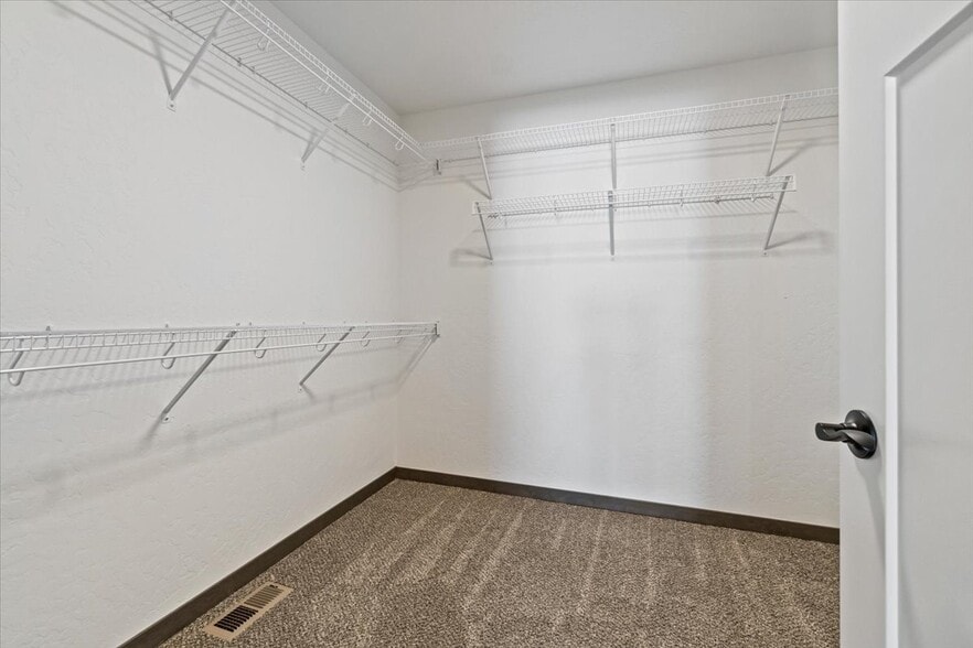 Building Photo - 316 W Grange Ave