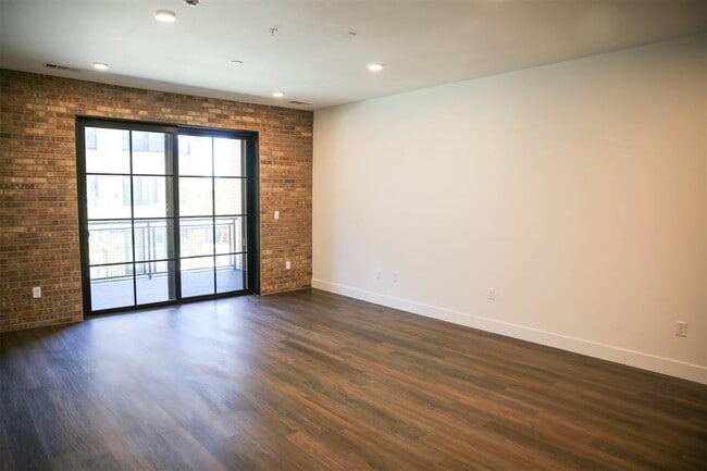 Building Photo - 4315 S Congress Ave