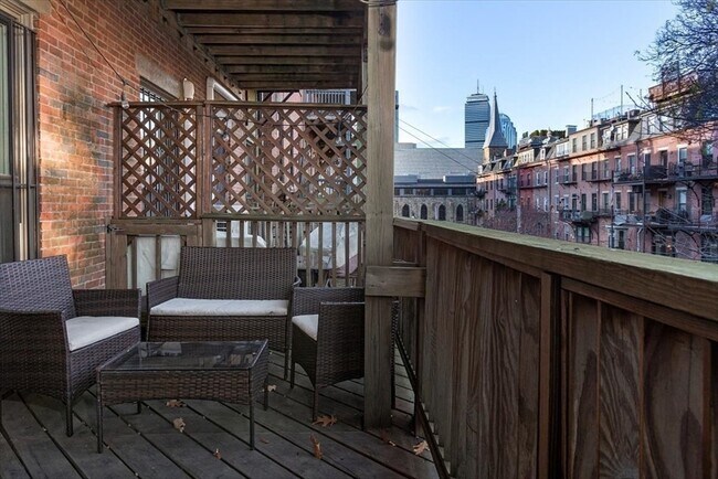 Building Photo - 65 Worcester St