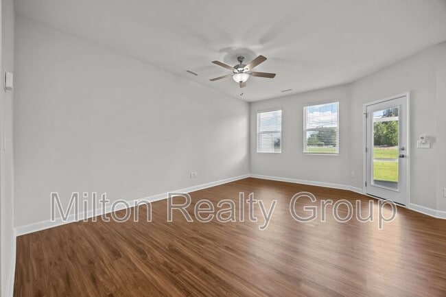 Building Photo - 63 Village Edge Dr