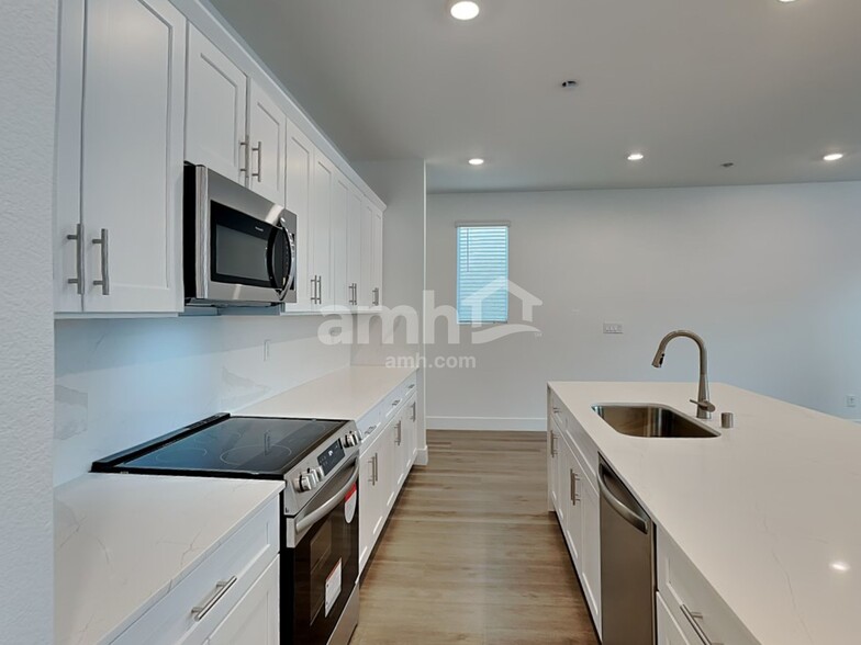 Building Photo - 9247 River Owl Ct