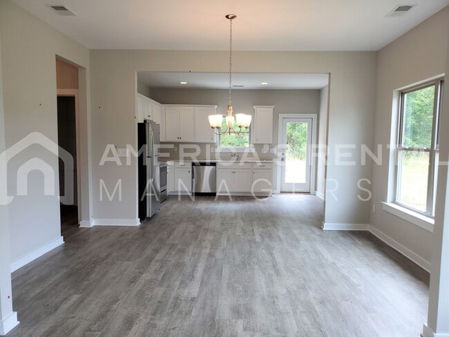 Building Photo - Home for Rent in Clanton, AL! Available to...