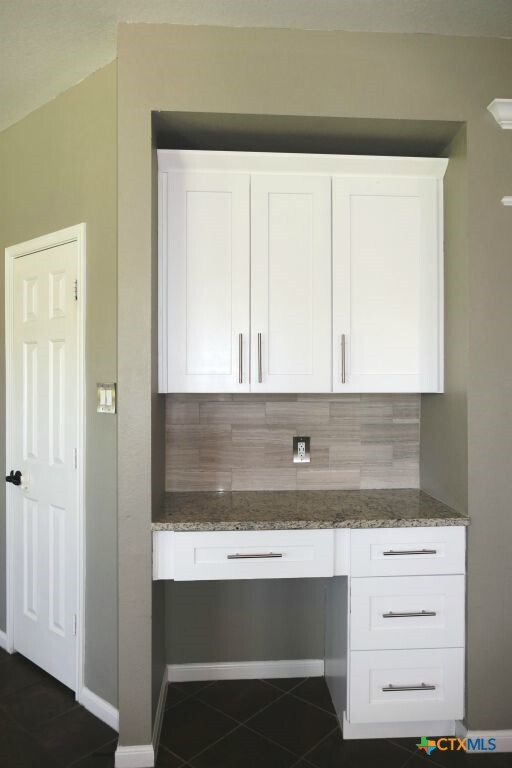 Building Photo - 413 Cattail Cir