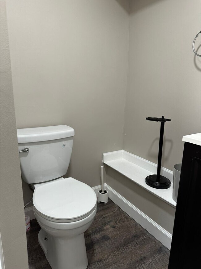 Building Photo - Rarely Available Ruxton Rental