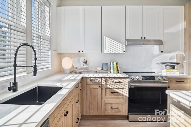 Building Photo - 14011 Bespoke Rd