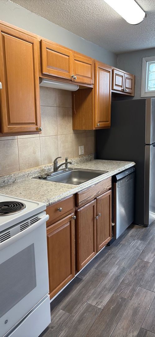 Building Photo - 2928 N Washington St