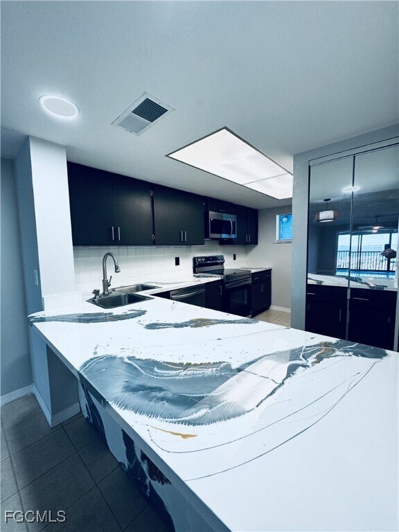 Building Photo - 2711 First St