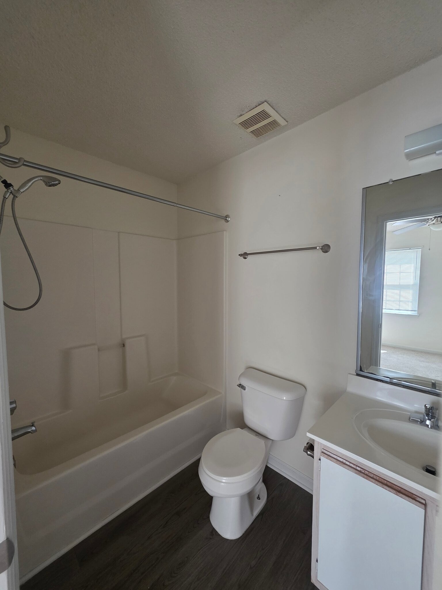 Building Photo - 106 Spring Meadow Cir