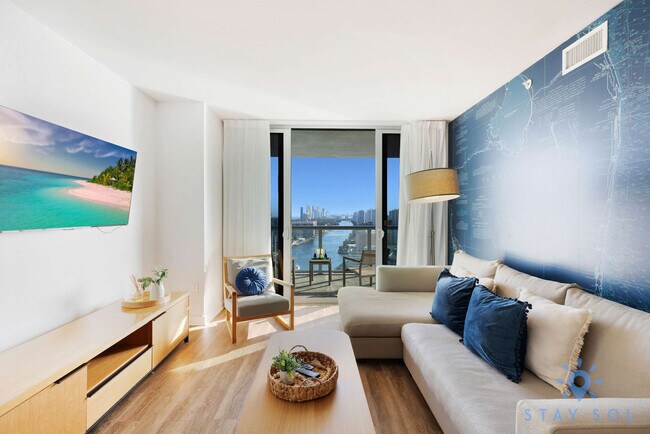 Primary Photo - 2602 E Hallandale Beach Blvd