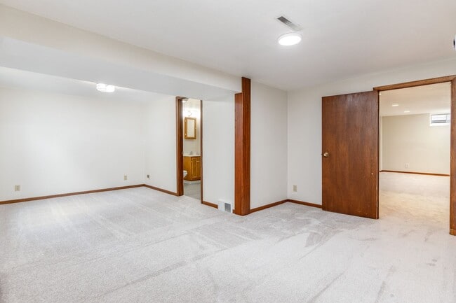 Building Photo - 321 Rockwell Ave