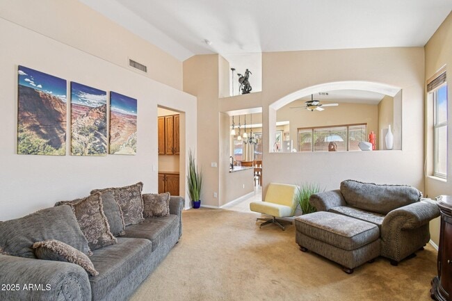 Building Photo - 2633 E Calle Del Norte Dr