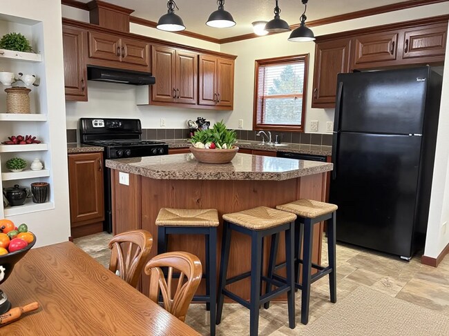 Building Photo - 324 Spring Park Dr