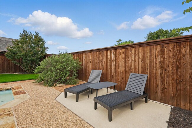 Building Photo - 328 Shawnee Trail