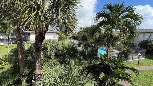 Building Photo - 550 SE 2nd Ave