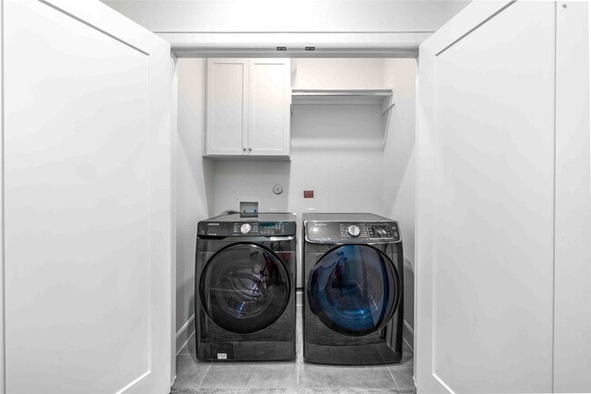 Building Photo - 2471 W 11th St