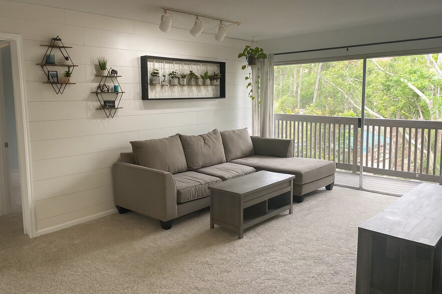 Building Photo - 6416 Friars Rd