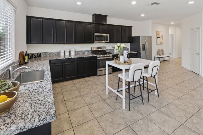 Building Photo - Gorgeous West Roseville Solar Home