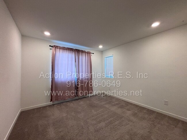 Building Photo - West Roseville - Gorgeous 3 Bed, 2.5 Bath Home - Close to Parks, Shopping, and Top Rated Schools!