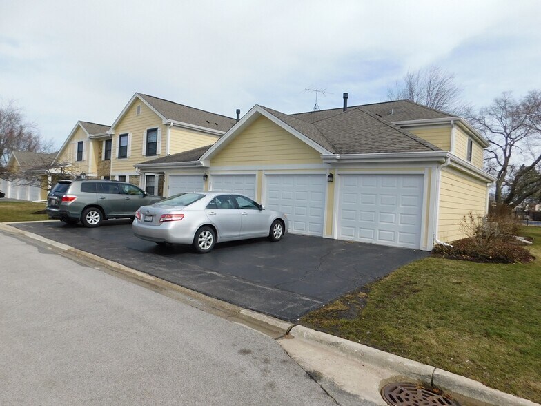 Building Photo - 573 Greystone Ln