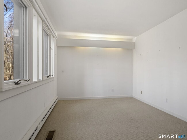 Building Photo - 484 Cognewaugh Rd