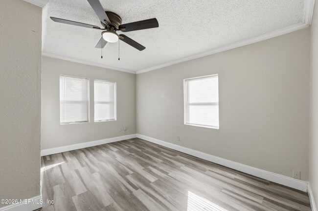 Building Photo - 2002 St Clair St