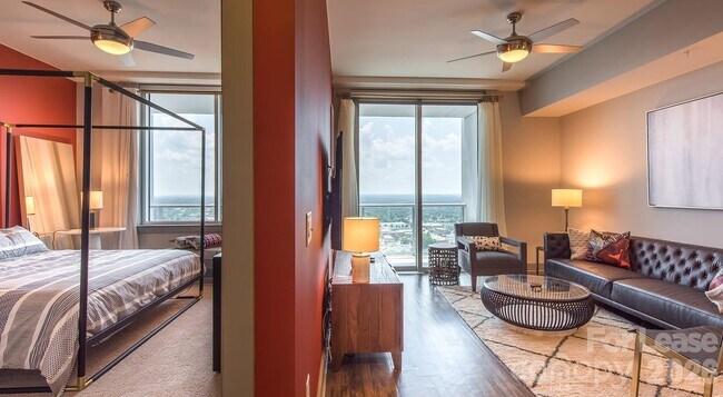 Building Photo - 525 S Church St