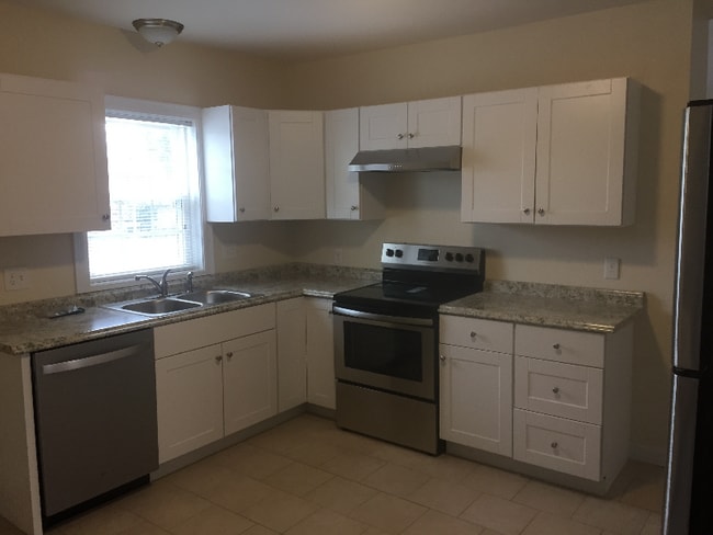 Building Photo - 5 N Worcester St