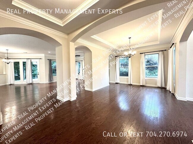 Building Photo - Spacious 5BR/3.5BA Home in Mooresville!