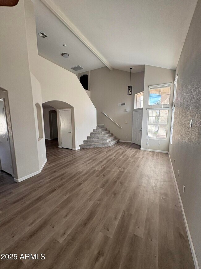 Building Photo - 1472 E Constitution Dr