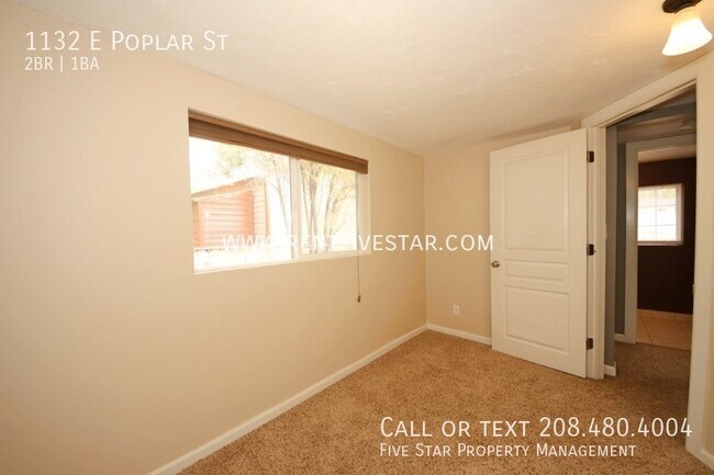 Building Photo - 1132 E Poplar St