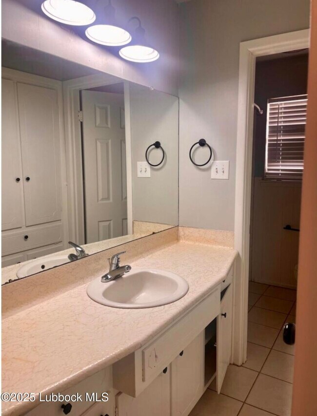 Building Photo - 3420 Bangor Dr