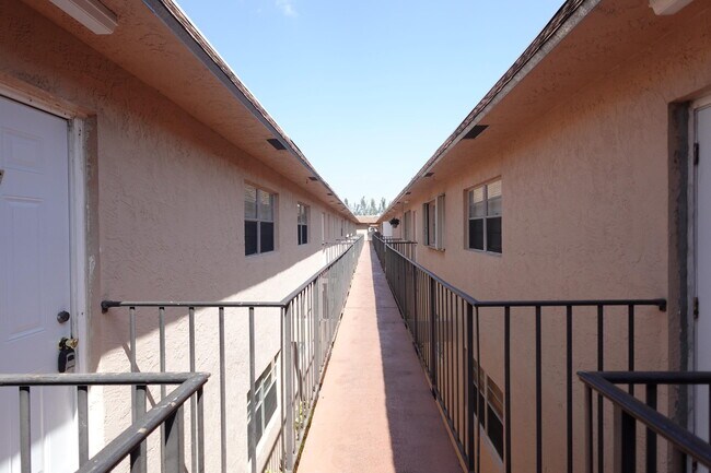 Building Photo - 650 SW 2nd Ave