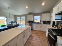 Building Photo - 1698 SW Black Butte Ct