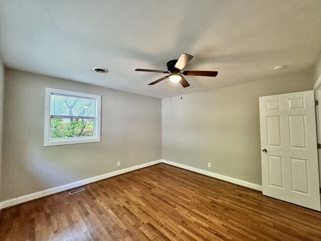 Building Photo - Recently Updated 4-Bedroom Ranch Home w/a 2 Bedroom Guest Cottage! Ready 04-23-26! Pet Friendly Home