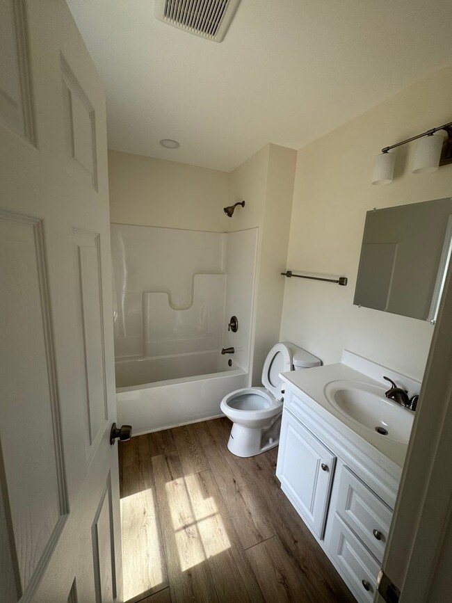 Building Photo - New construction 3 bed 2 bath with spaciou...