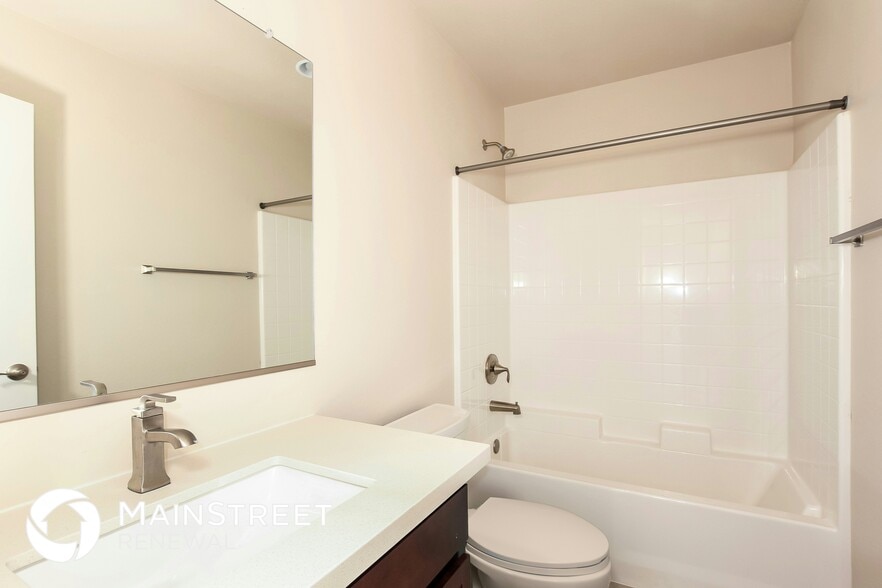 Building Photo - 2000 N 36th St