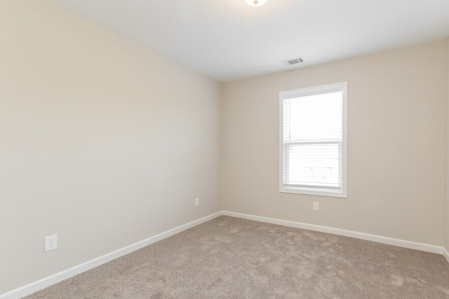 Building Photo - 39 Celtic Ct