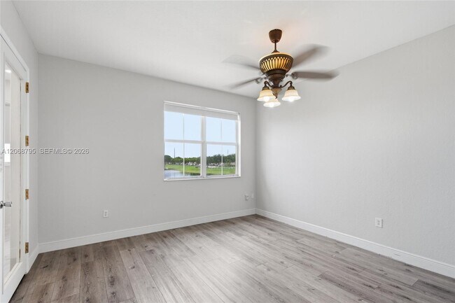 Building Photo - 15411 SW 9th Way