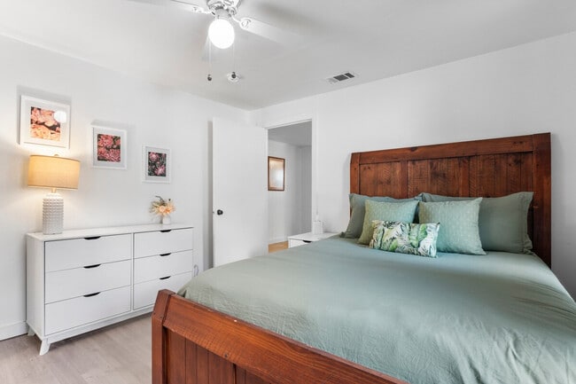 Building Photo - 10104 Johns Bayou Rd