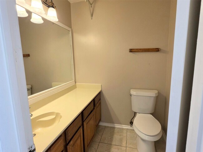 Building Photo - 13939 Plantation Valley Dr