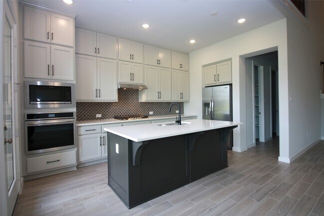 Building Photo - 6542 Scarlet Pond Ln