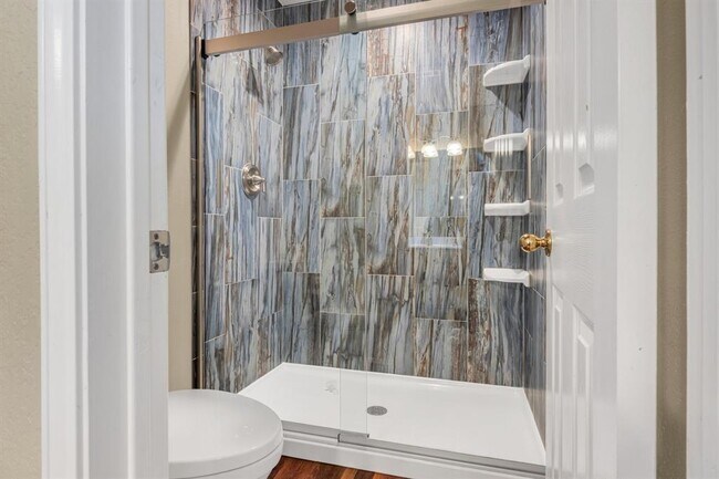 Building Photo - 1803 Lion-Heart Dr