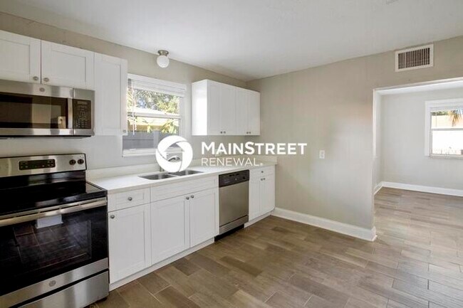 Building Photo - 4 Bedroom Pet-Friendly Home in Lake Worth,...