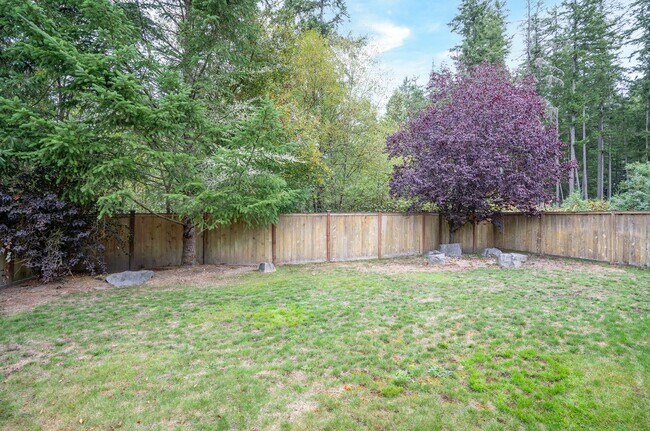 Building Photo - Charming 3BR/2.5BA in Desirable Gig Harbor...
