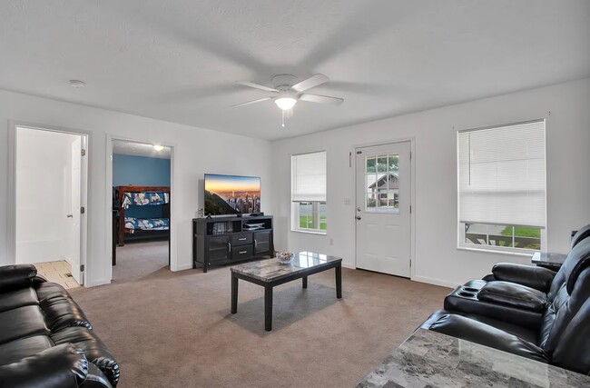 Building Photo - 1863 Country Meadows Dr